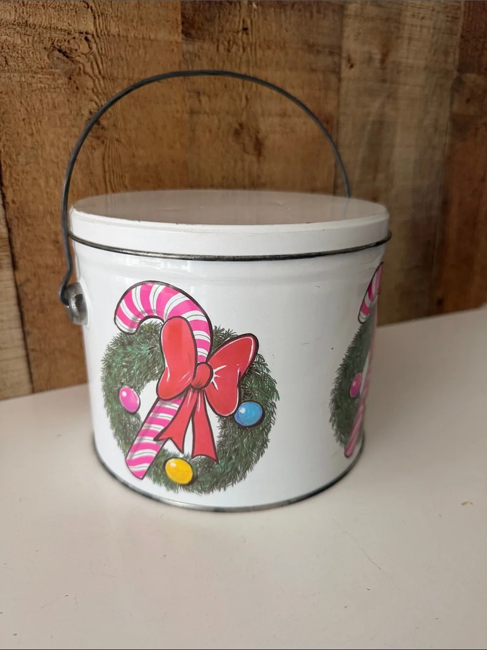 VTG Deco Tin White Holiday Candy Cane Wreath Tin with Handle